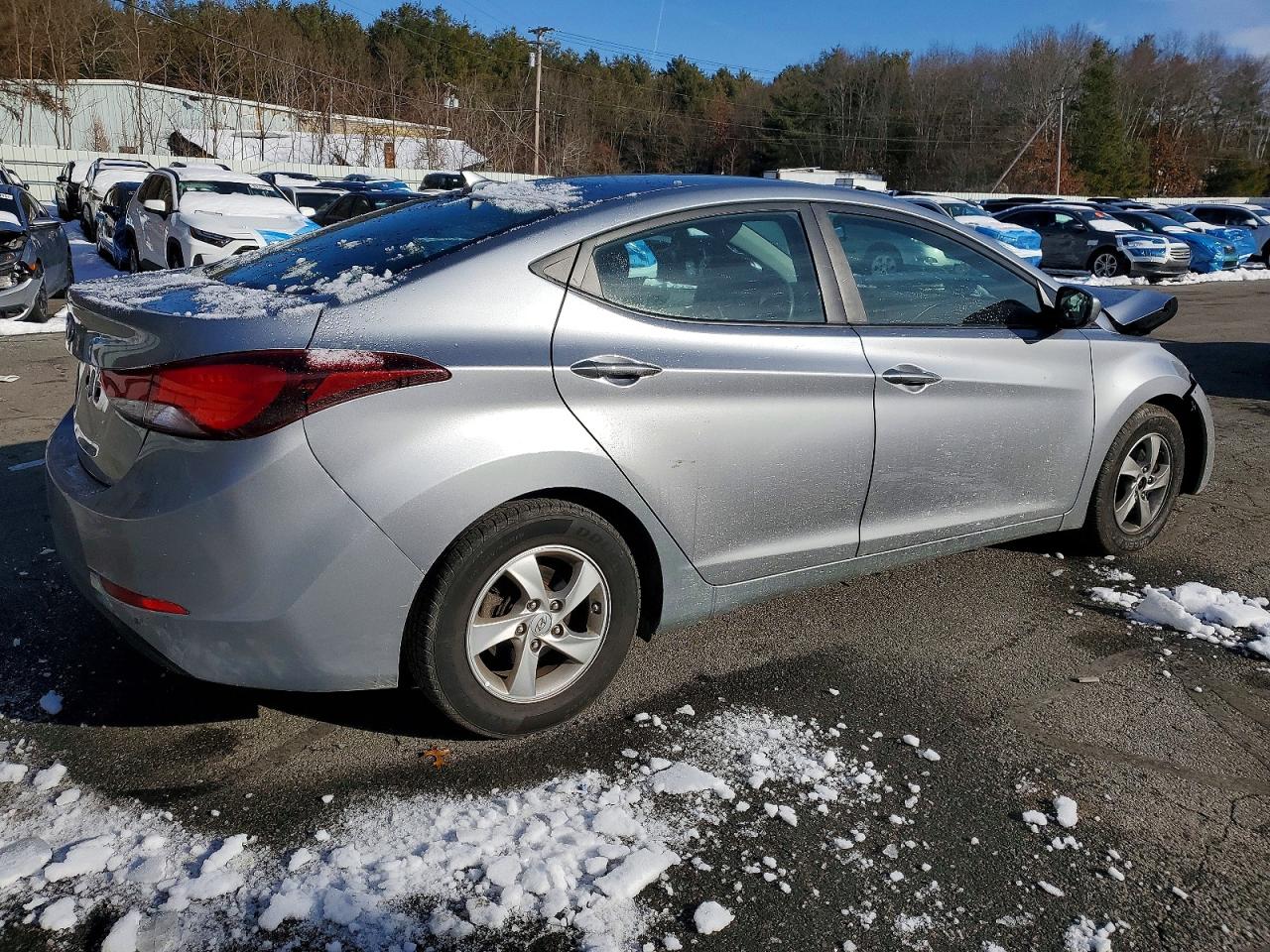 2015 HYUNDAI ELANTRA SE photo 3