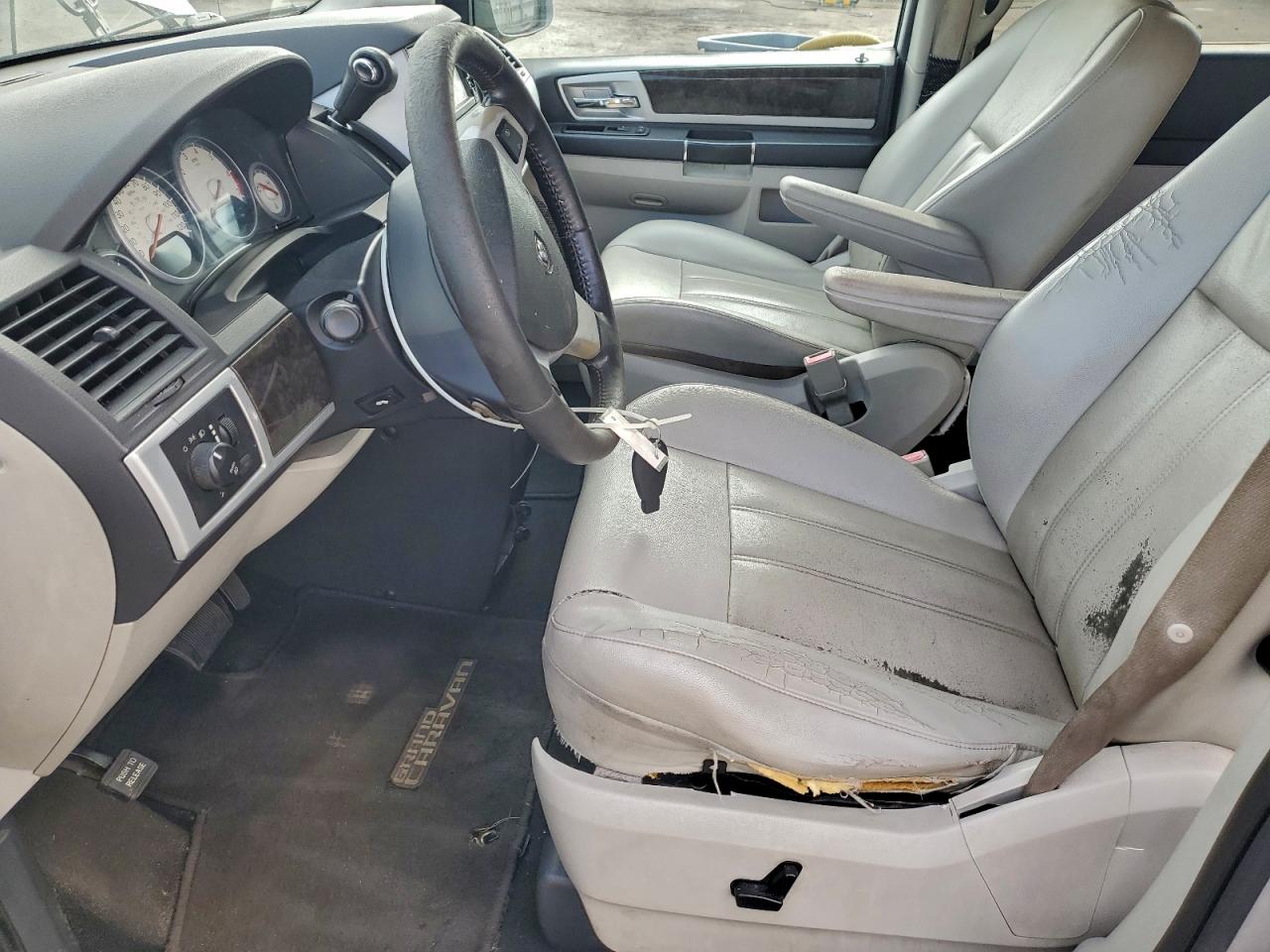 2010 DODGE GRAND CARAVAN SXT photo 7
