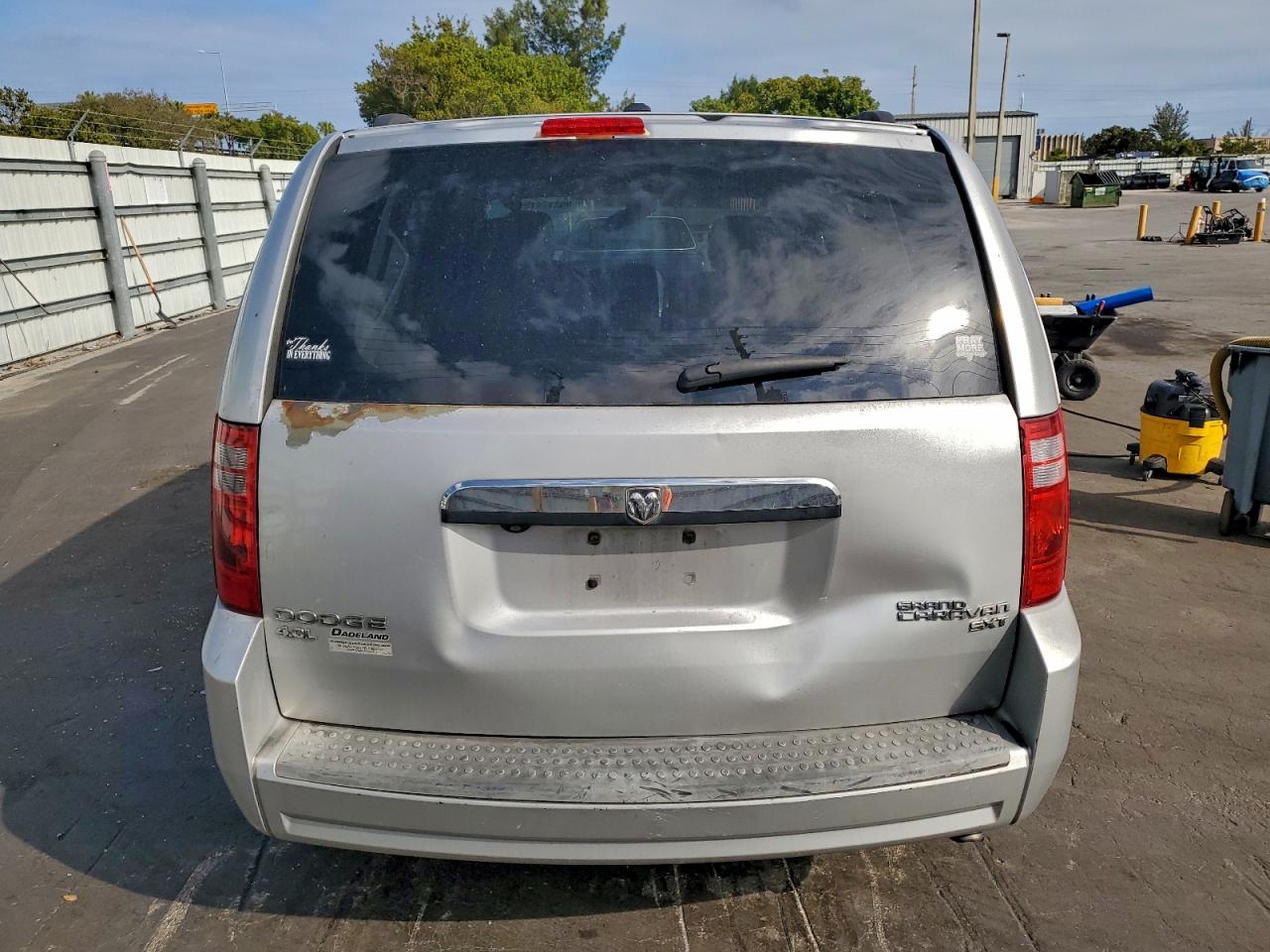2010 DODGE GRAND CARAVAN SXT photo 6
