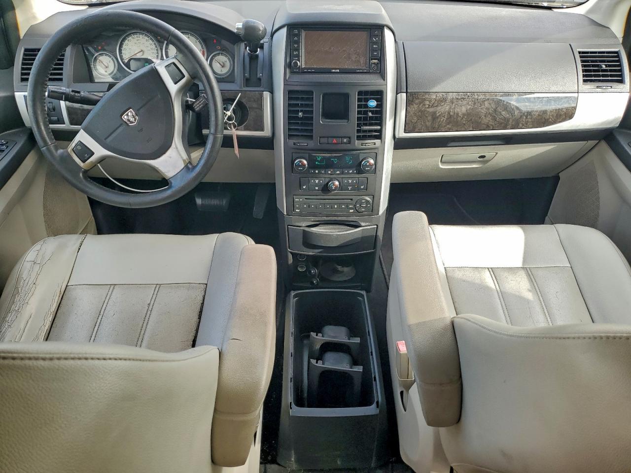 2010 DODGE GRAND CARAVAN SXT photo 8