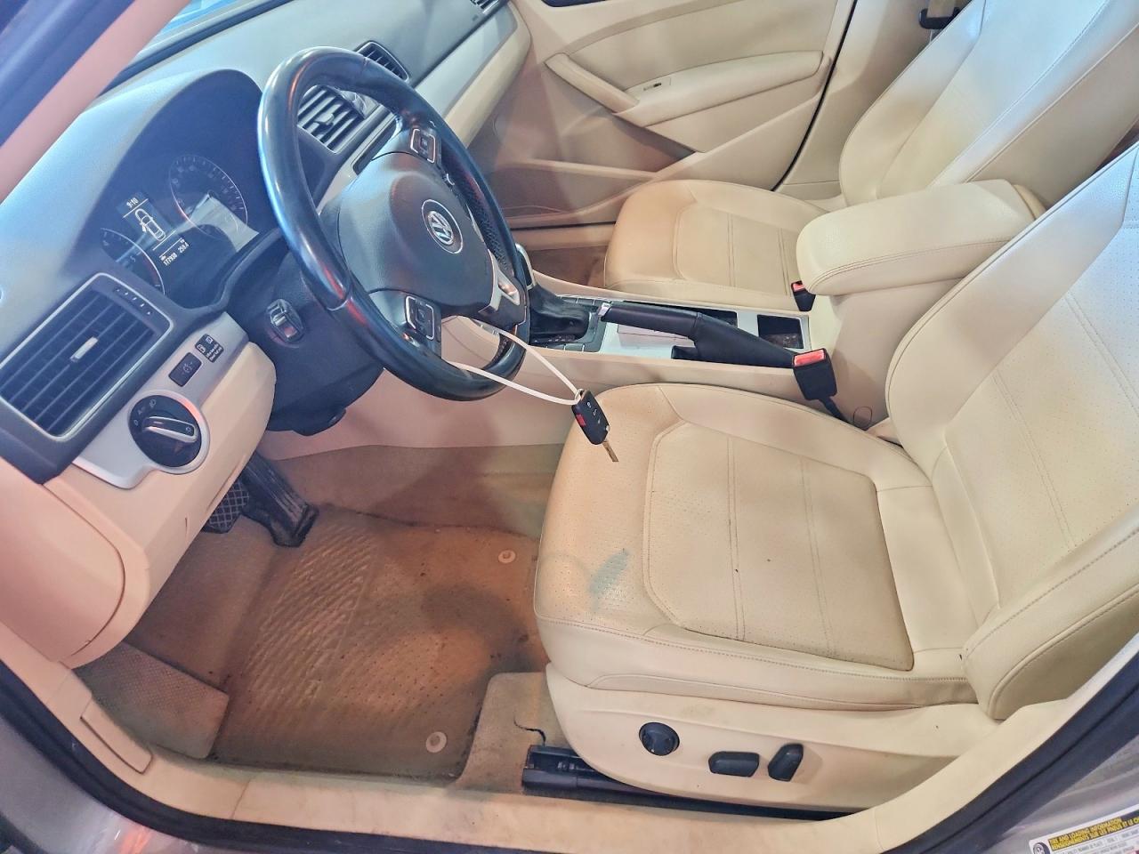 2012 VOLKSWAGEN PASSAT SE photo 7