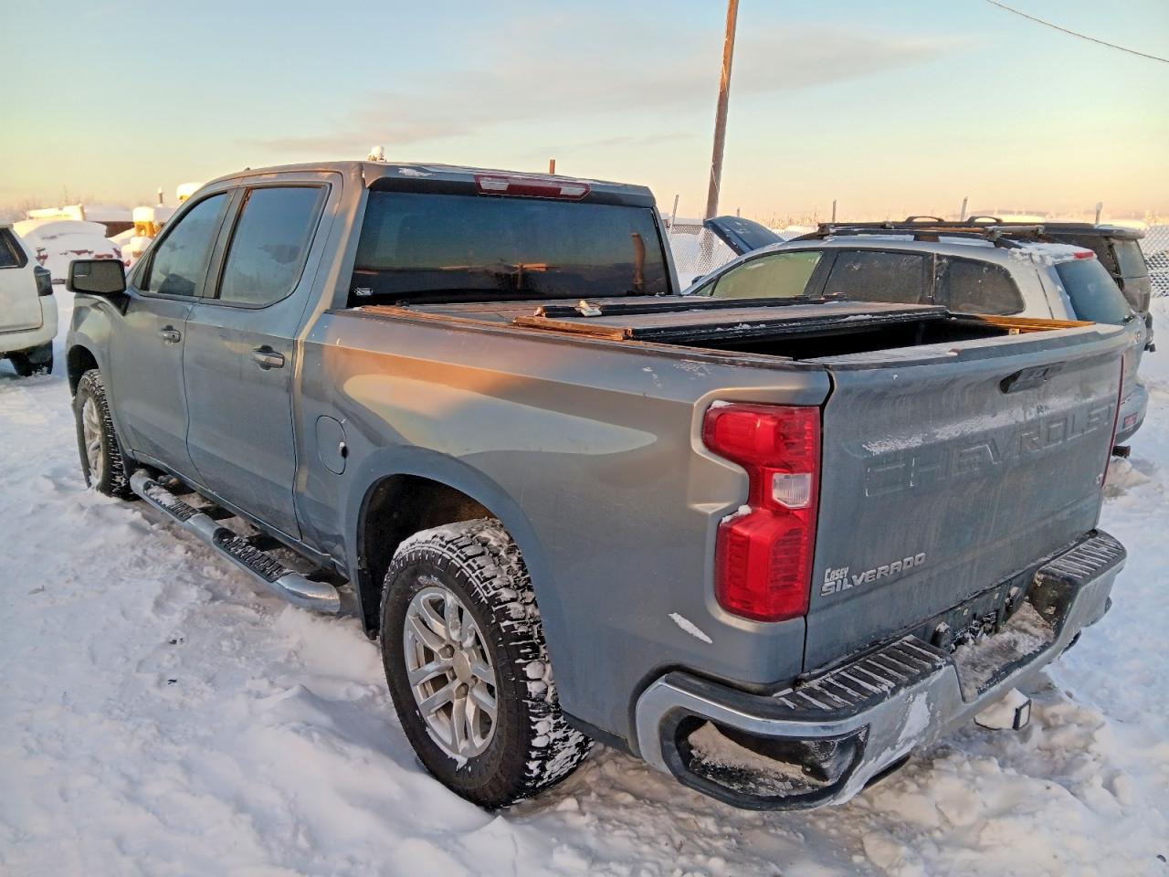 2020 CHEVROLET SILVERADO K1500 LT photo 2