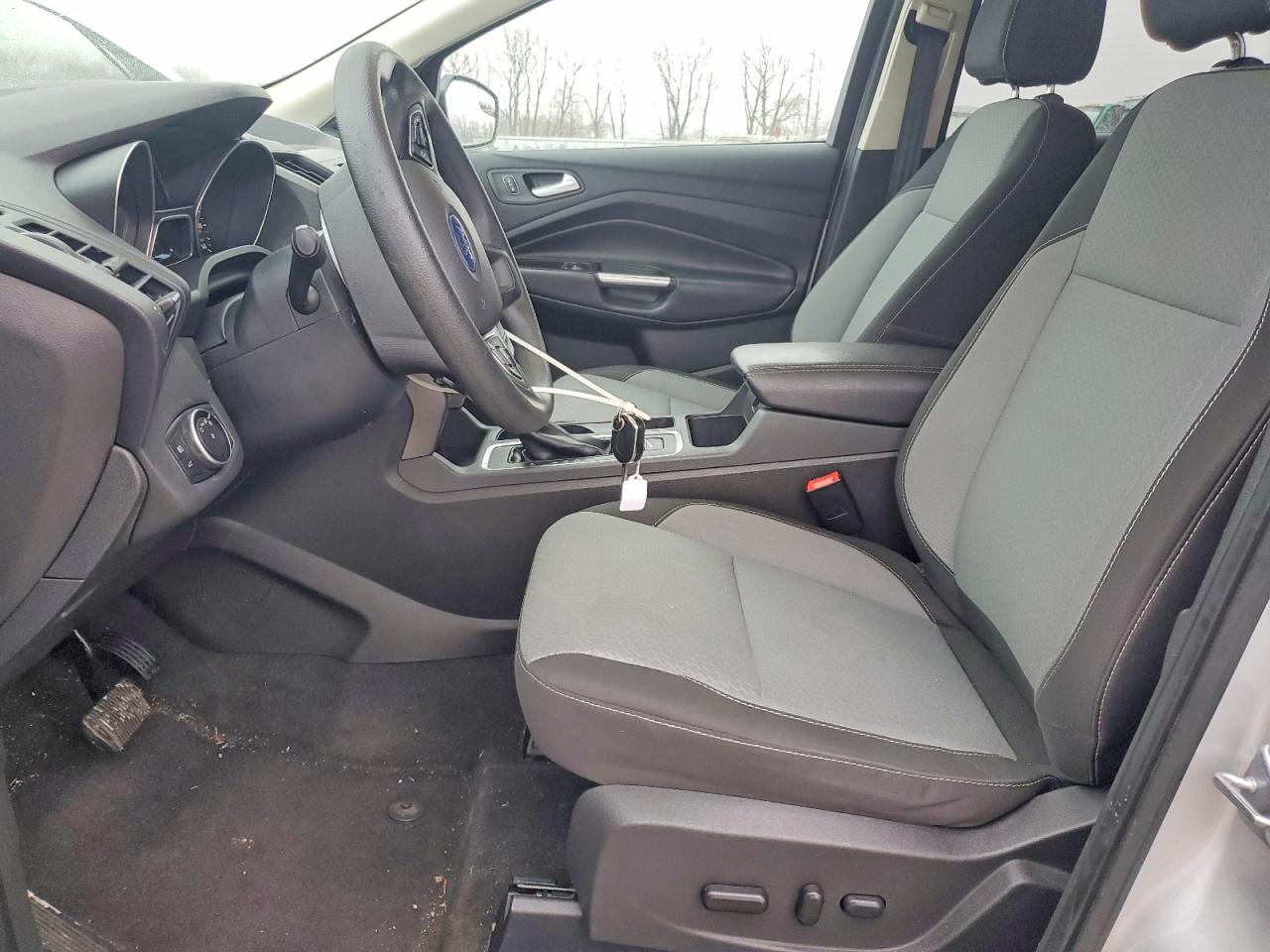 2017 FORD ESCAPE SE photo 13