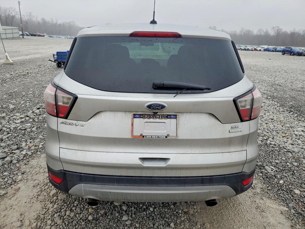 2017 FORD ESCAPE SE photo 11