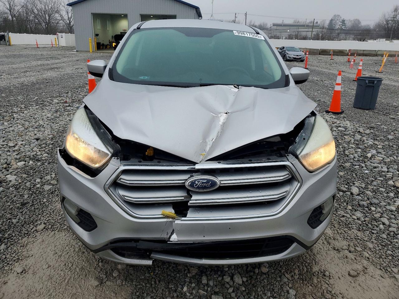 2017 FORD ESCAPE SE photo 9