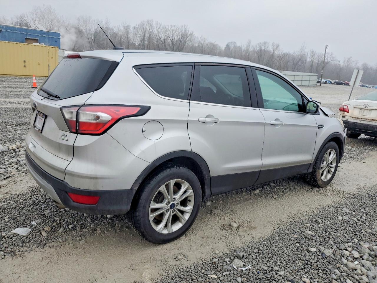 2017 FORD ESCAPE SE photo 5