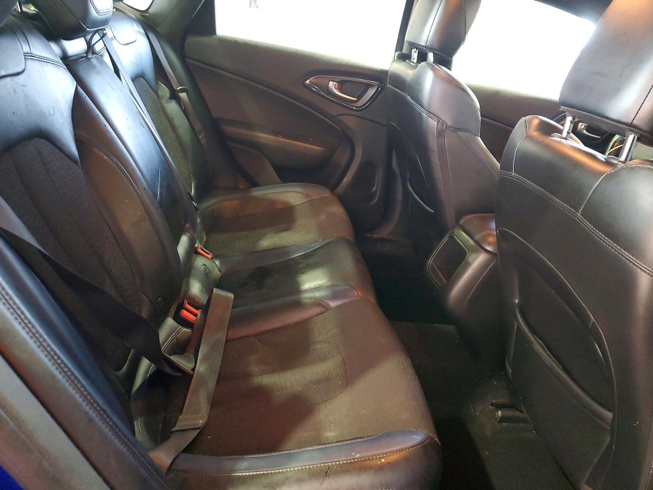 2015 CHRYSLER 200 S photo 19