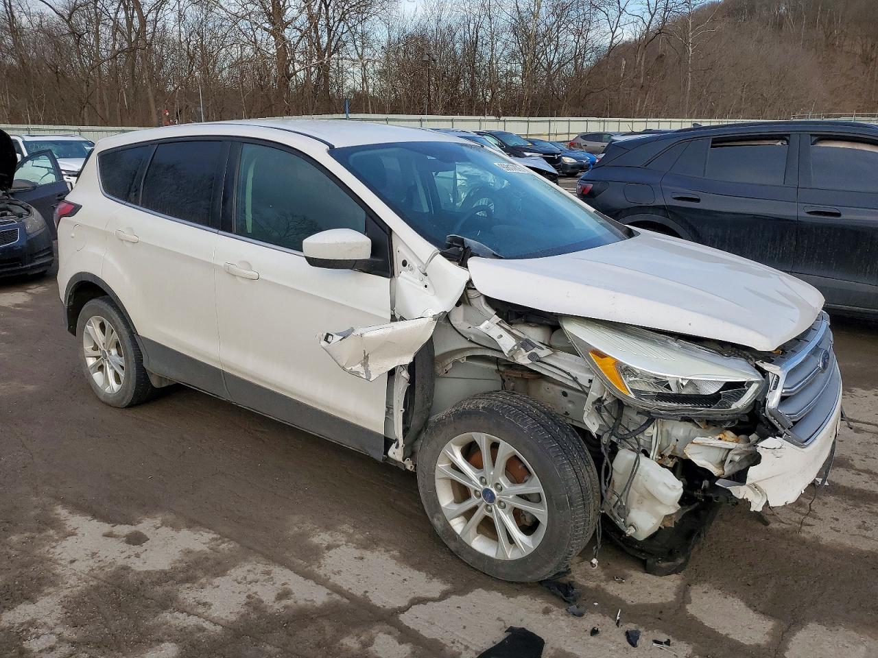 2017 FORD ESCAPE SE photo 7