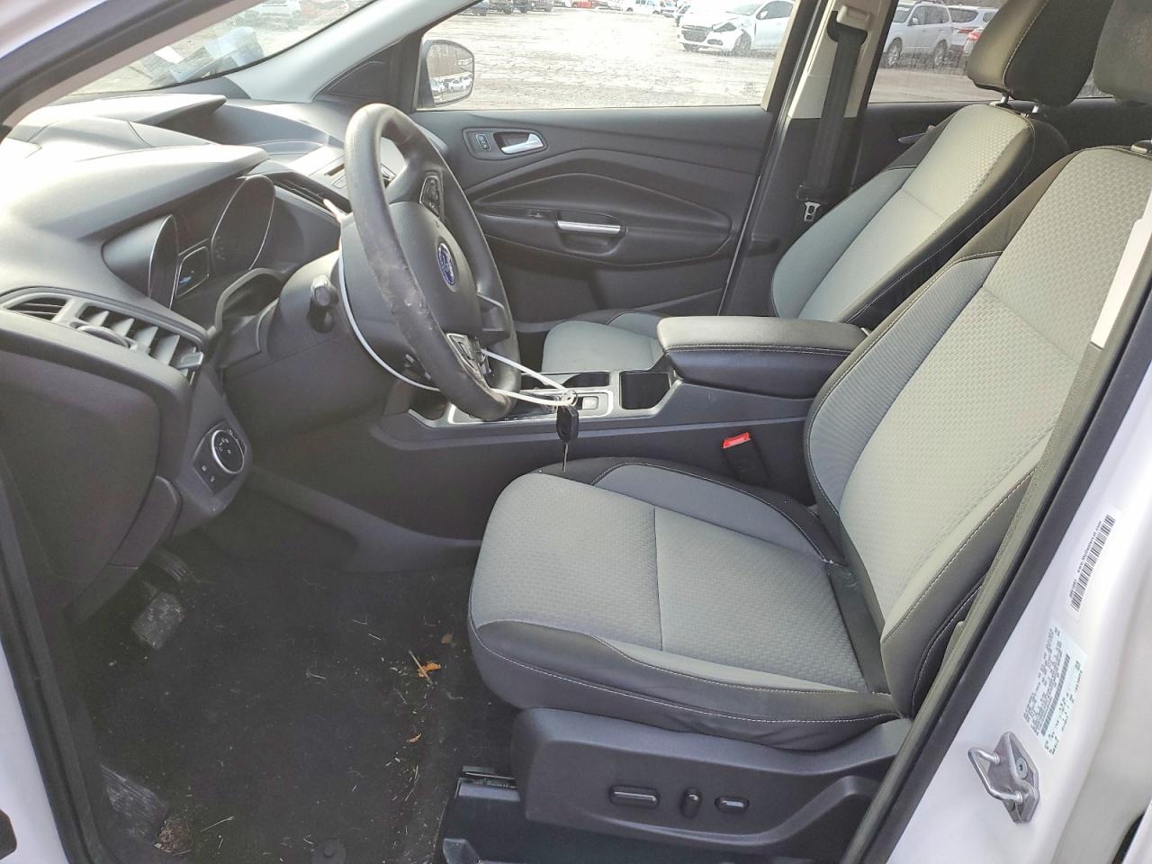 2017 FORD ESCAPE SE photo 13