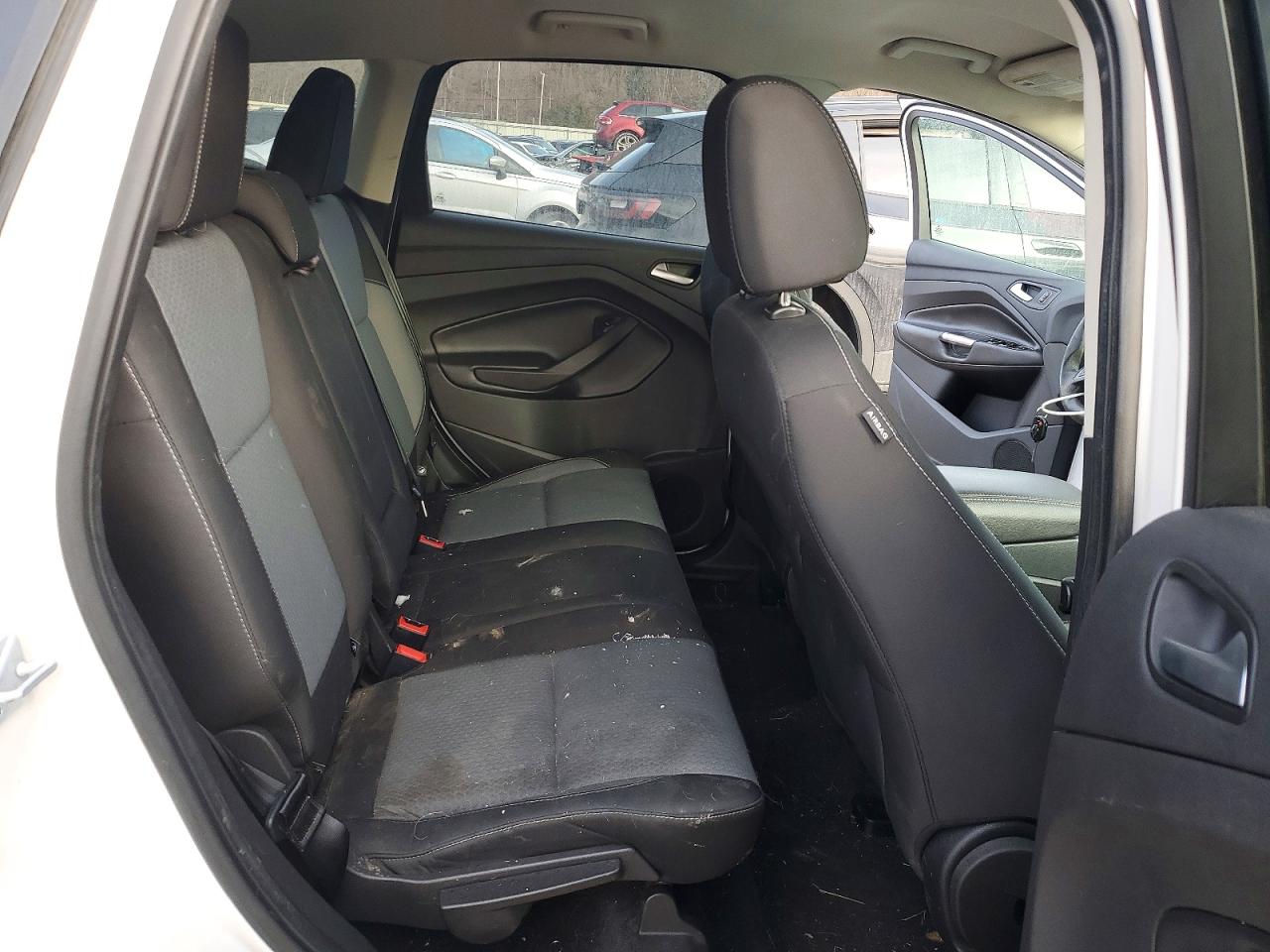 2017 FORD ESCAPE SE photo 21