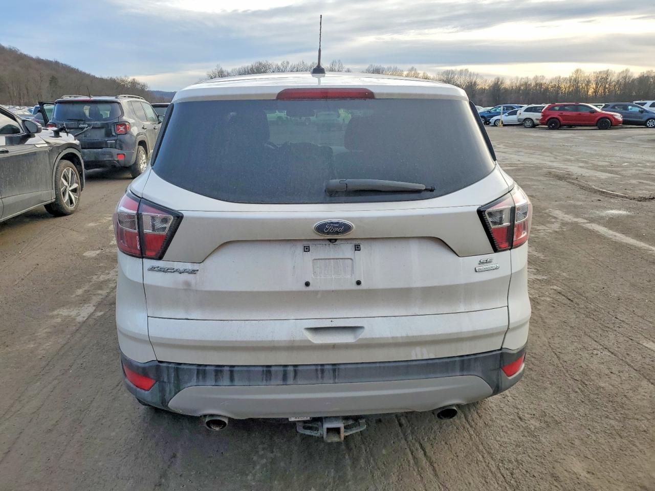 2017 FORD ESCAPE SE photo 11