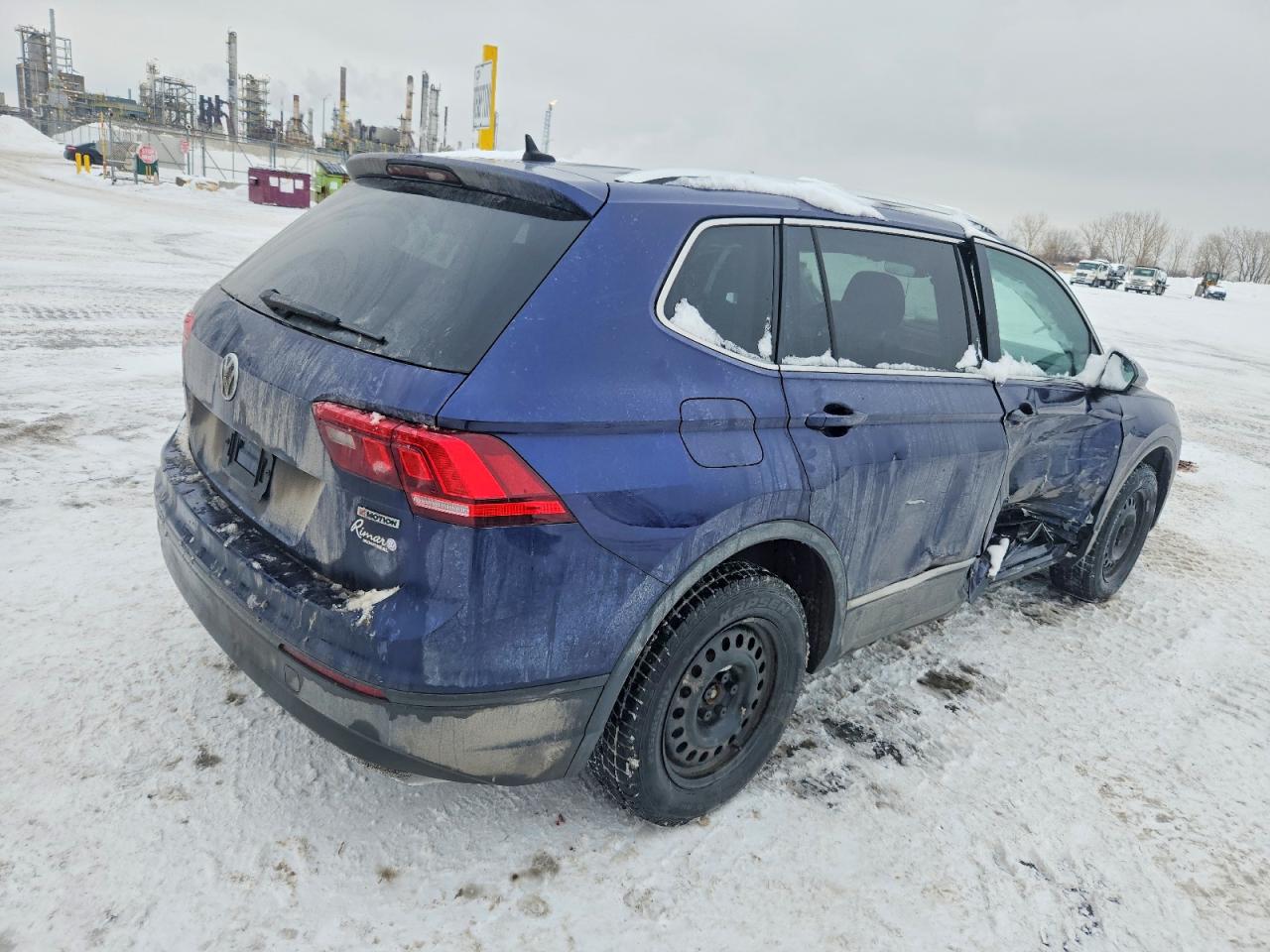 2021 VOLKSWAGEN TIGUAN SE photo 3