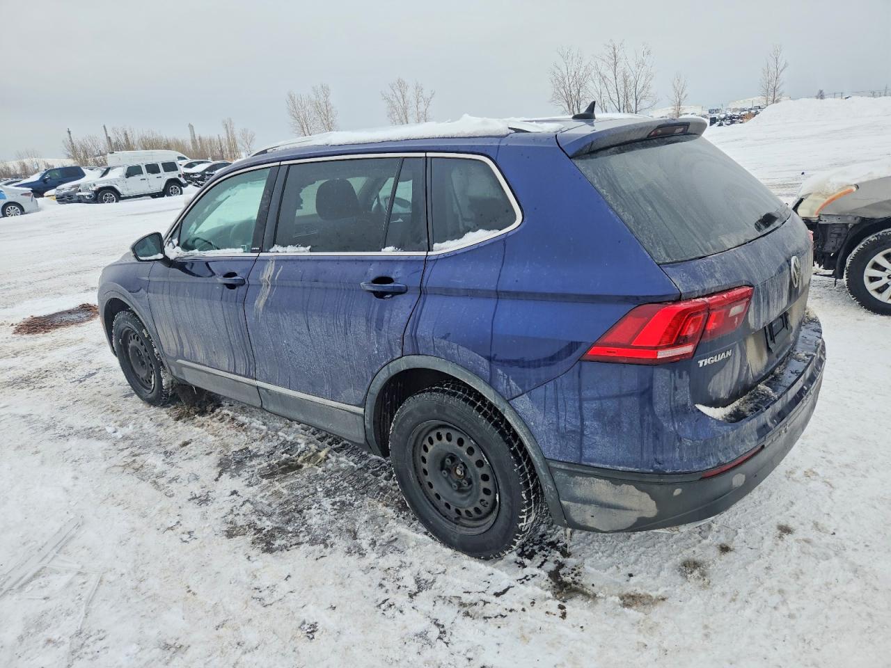 2021 VOLKSWAGEN TIGUAN SE photo 2