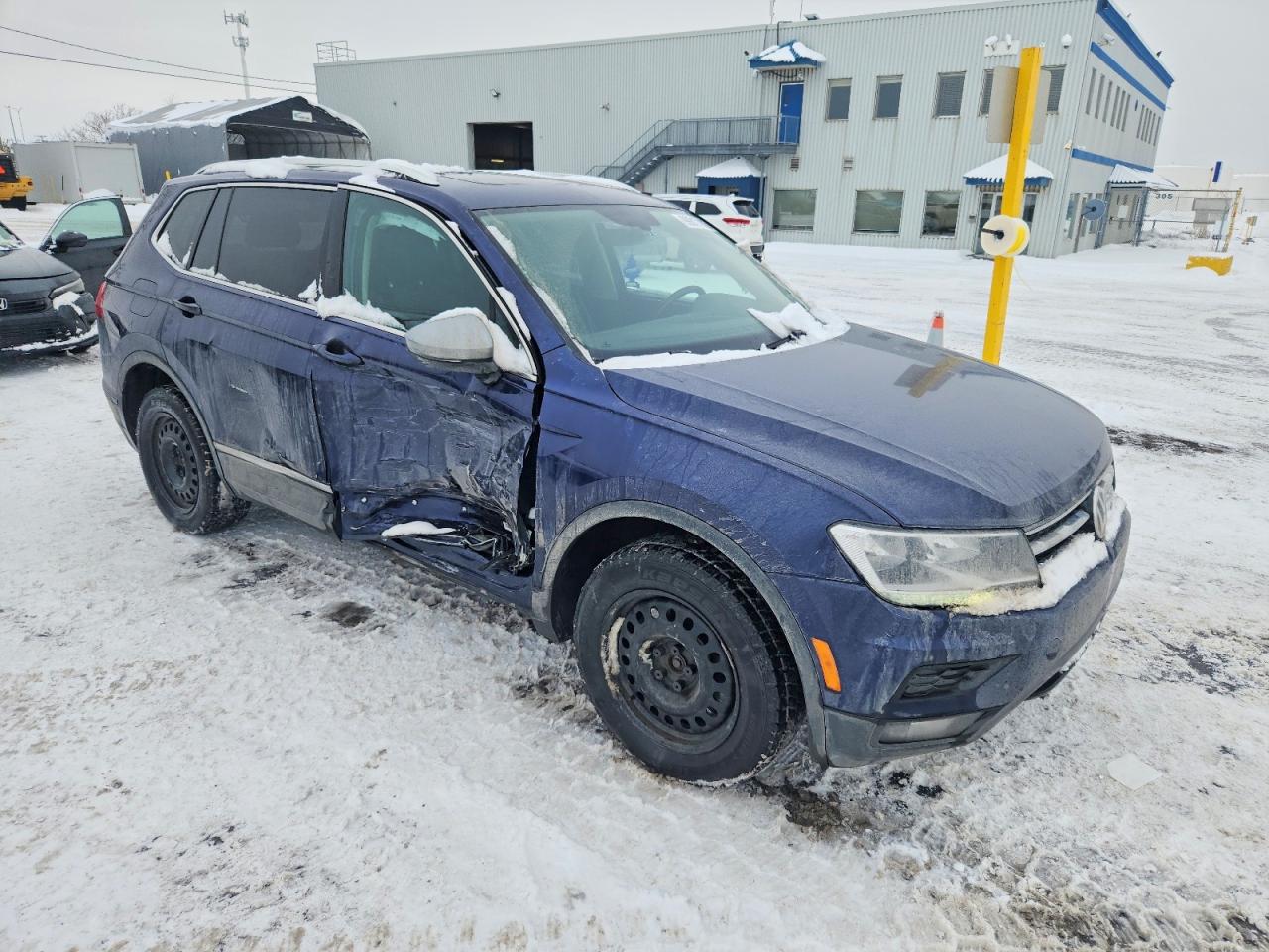 2021 VOLKSWAGEN TIGUAN SE photo 4