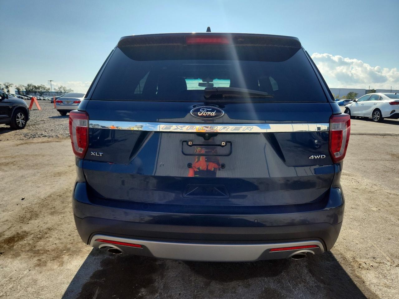 2016 FORD EXPLORER XLT photo 6