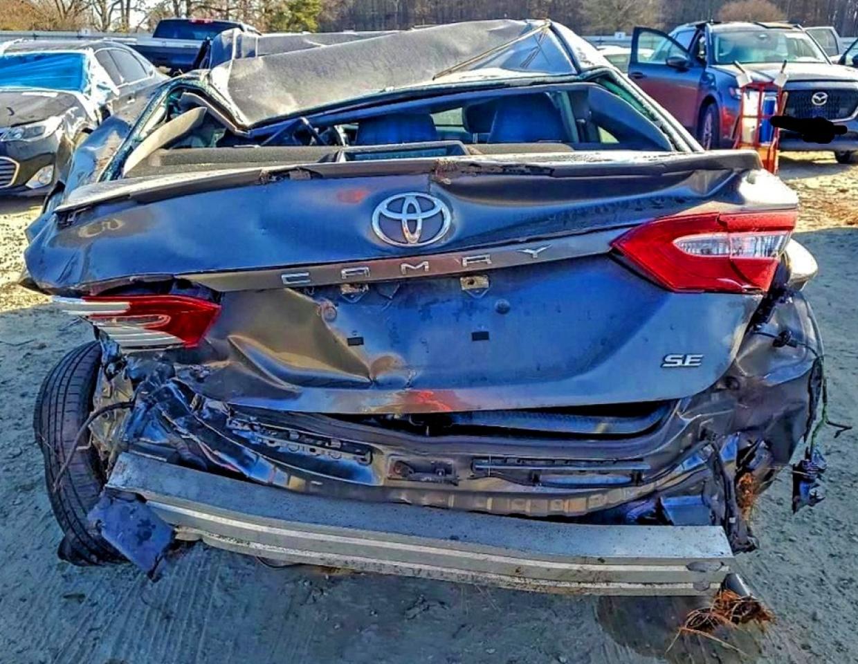 2019 TOYOTA CAMRY L photo 6