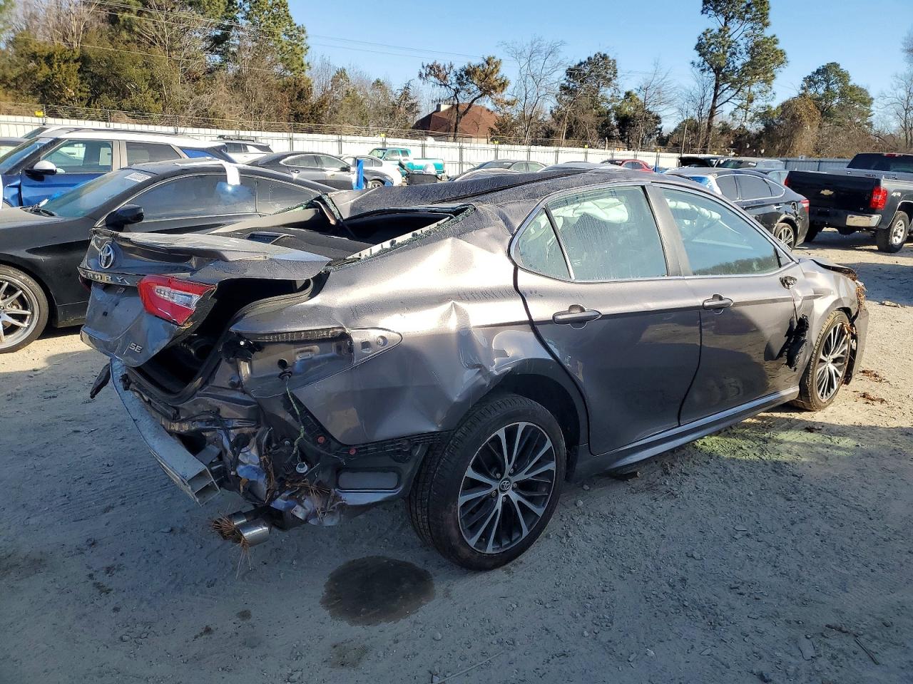 2019 TOYOTA CAMRY L photo 3