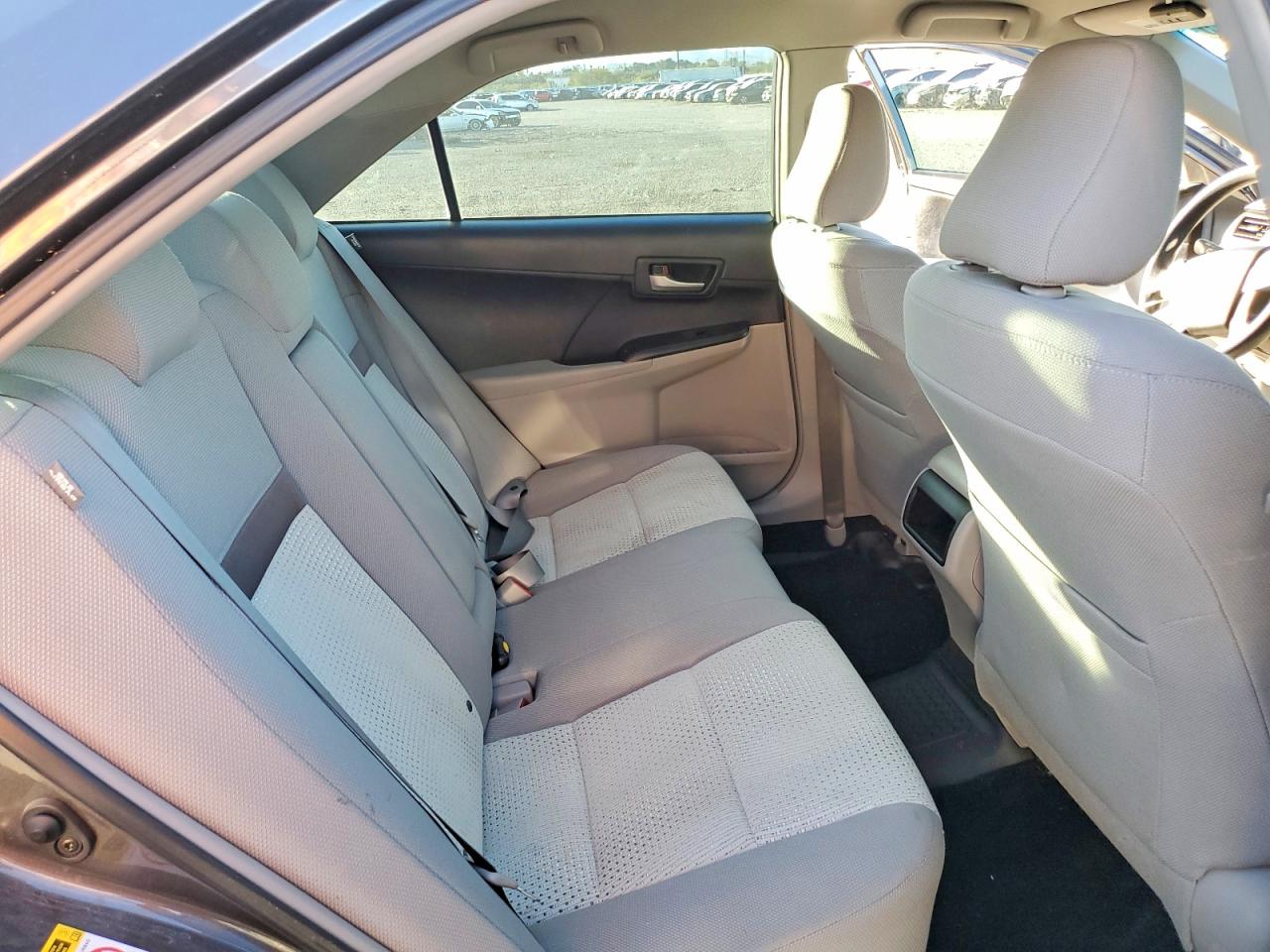 2014 TOYOTA CAMRY L photo 10