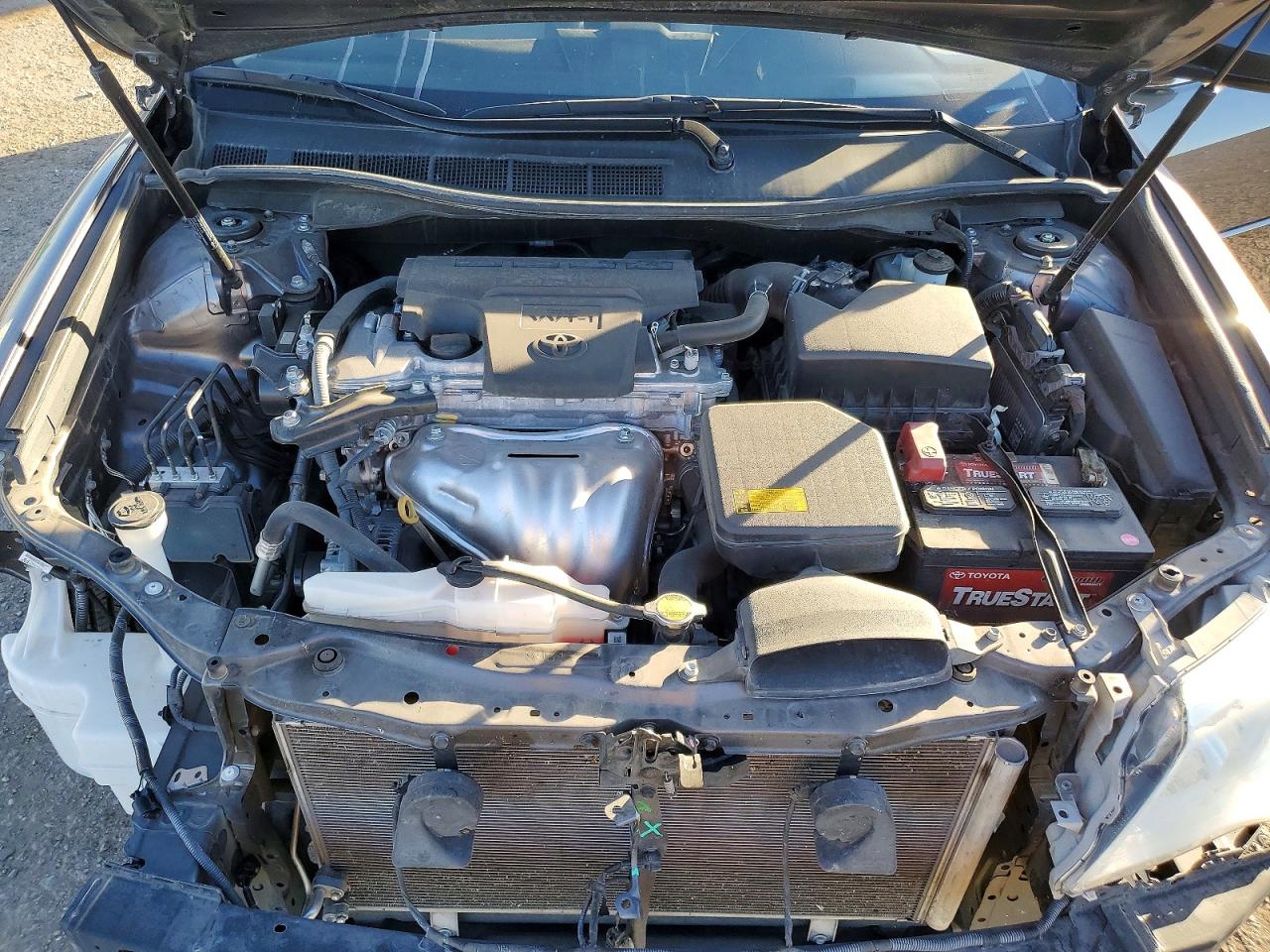 2014 TOYOTA CAMRY L photo 11
