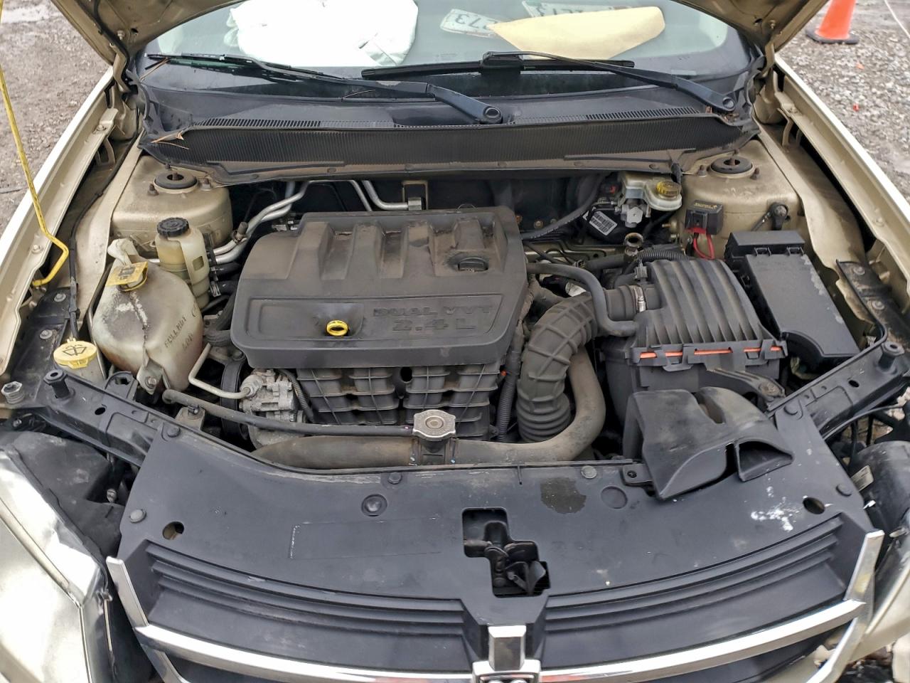2010 DODGE AVENGER R/T photo 11