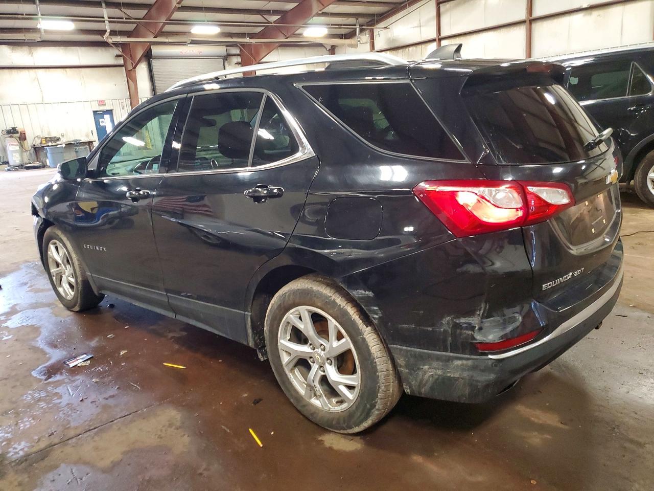 2018 CHEVROLET EQUINOX LT photo 2