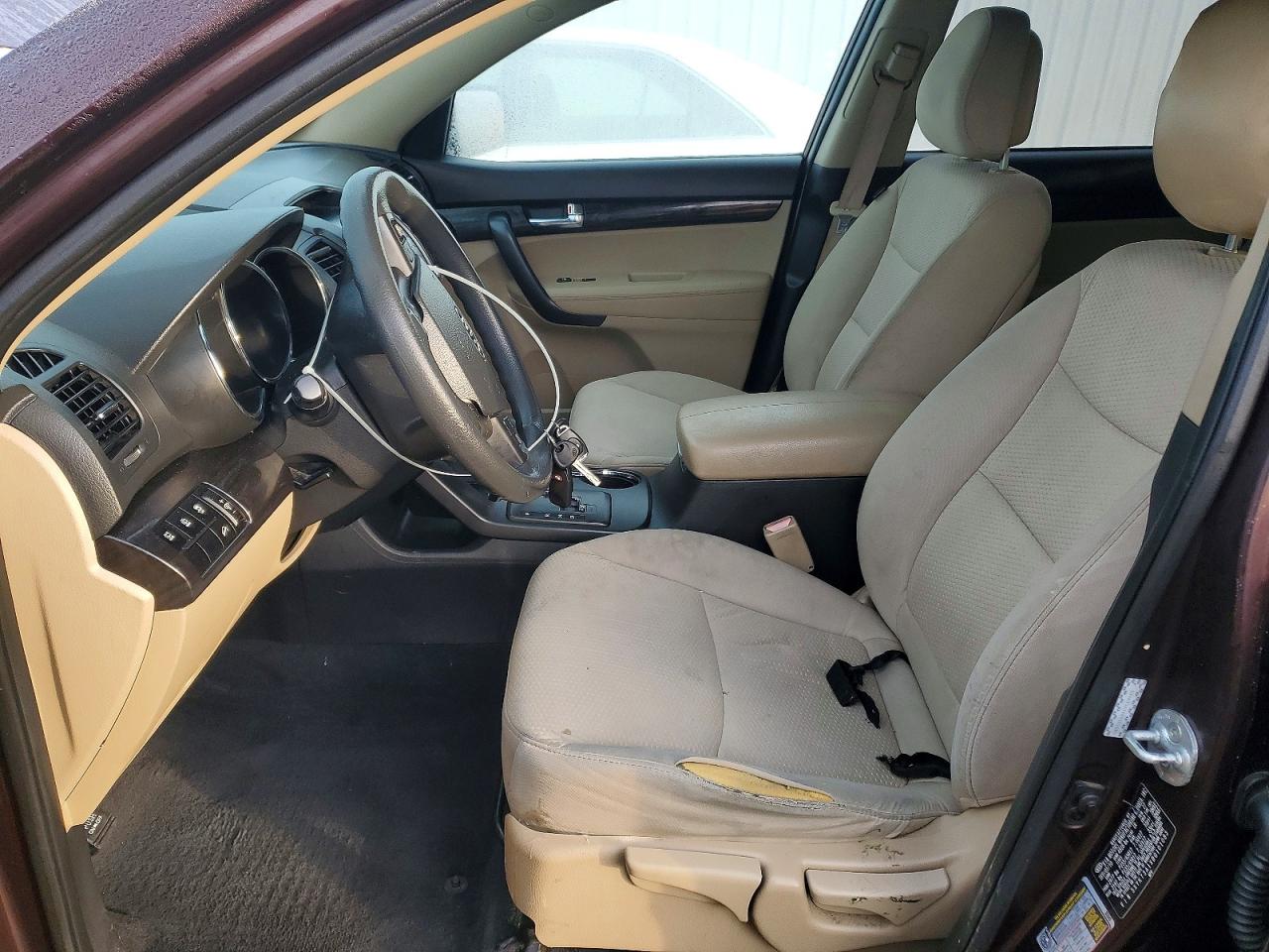 2011 KIA SORENTO photo 7
