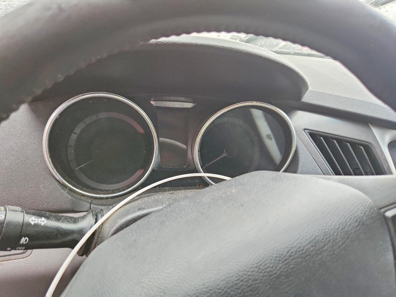 2011 HYUNDAI SONATA HYBRID photo 9