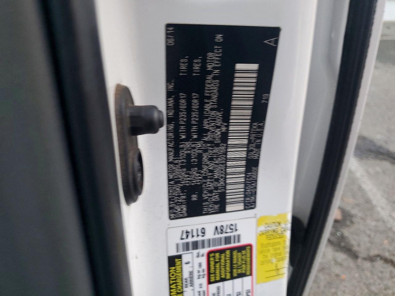 2014 TOYOTA SIENNA LE photo 12