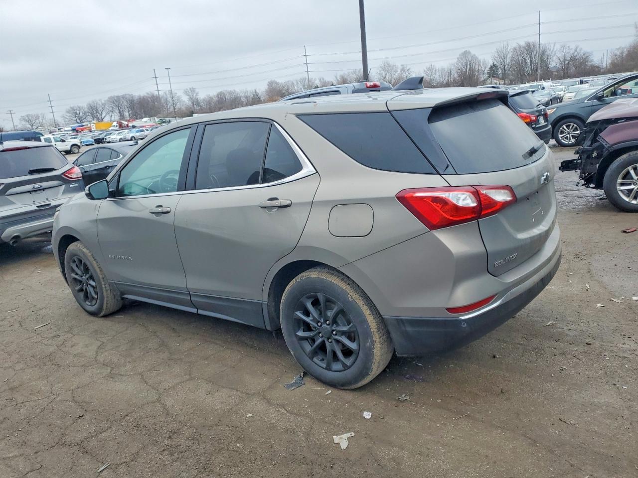 2018 CHEVROLET EQUINOX LT photo 2