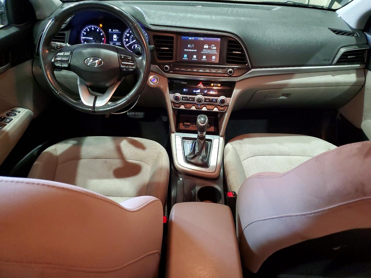 2020 HYUNDAI ELANTRA SEL photo 8