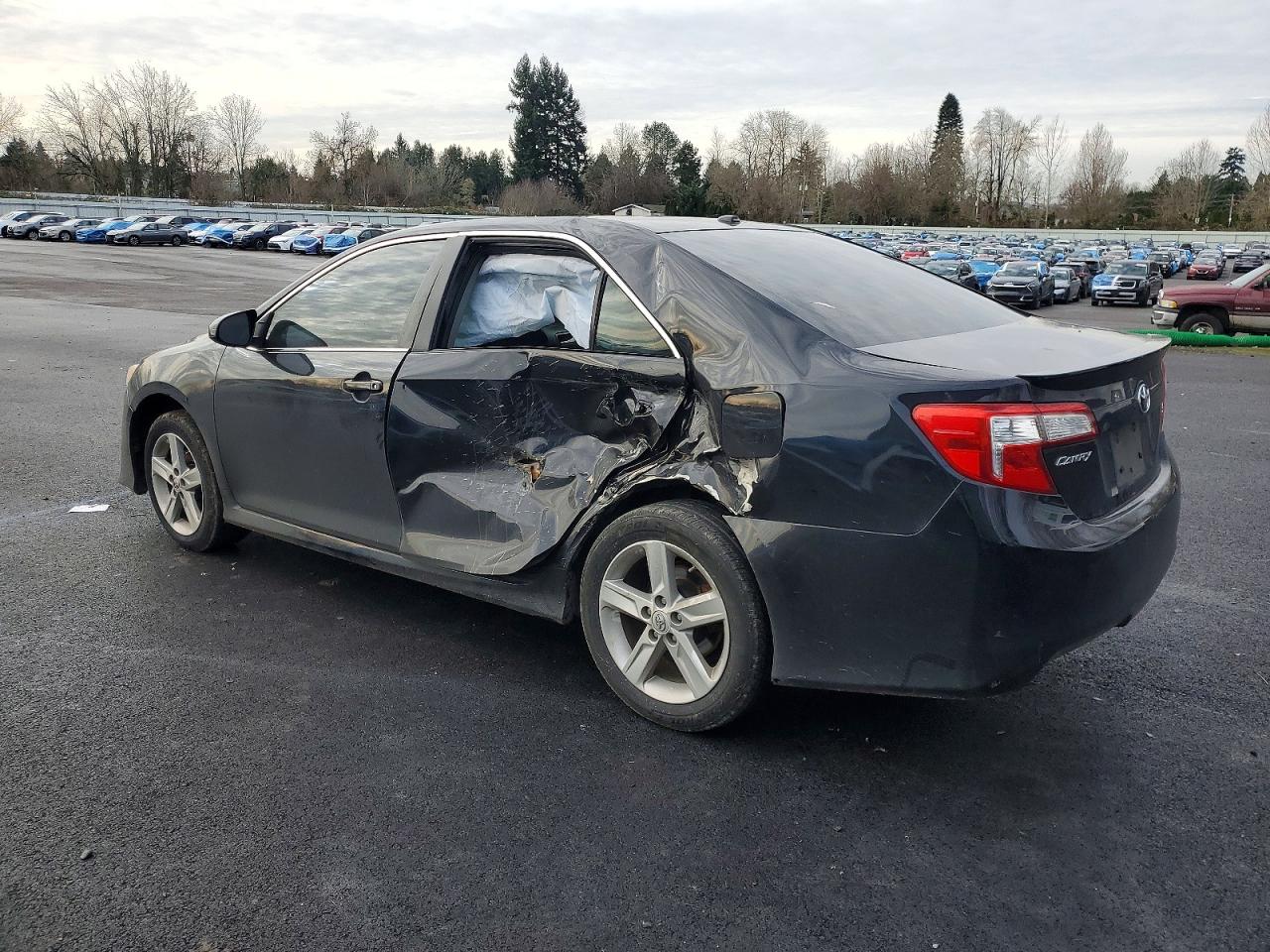2012 TOYOTA CAMRY BASE photo 3