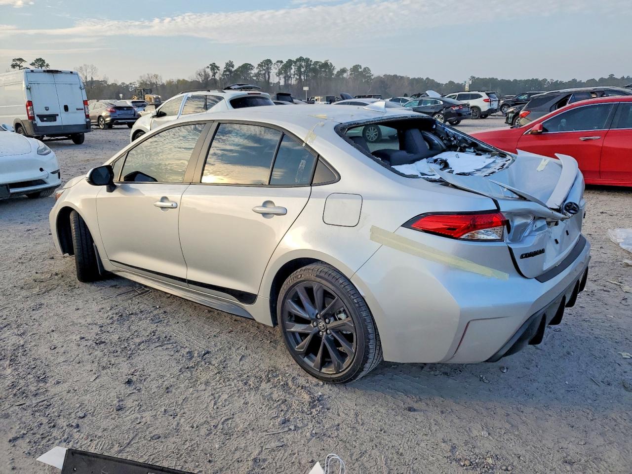 2025 TOYOTA COROLLA SE photo 3