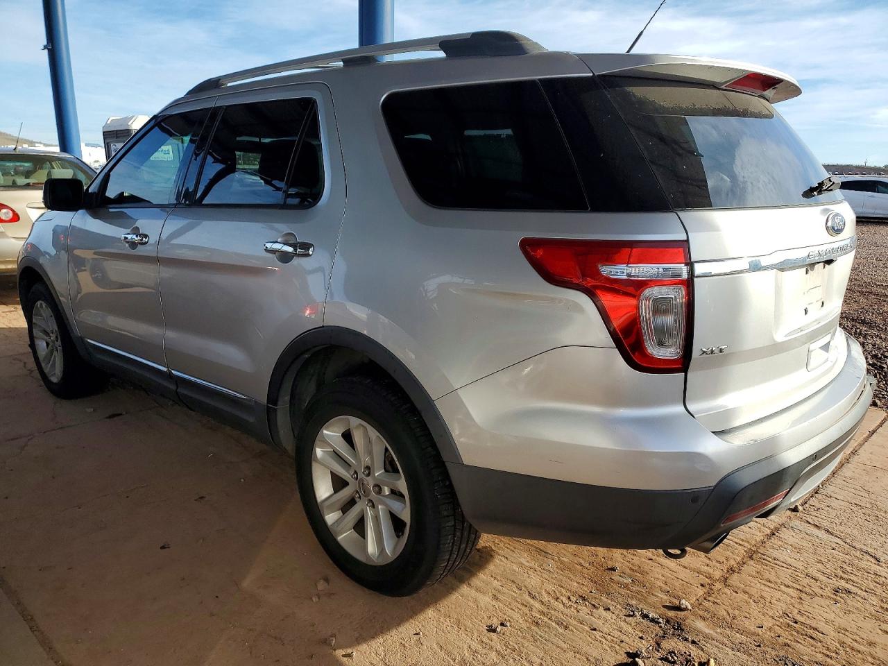2011 FORD EXPLORER XLT photo 2