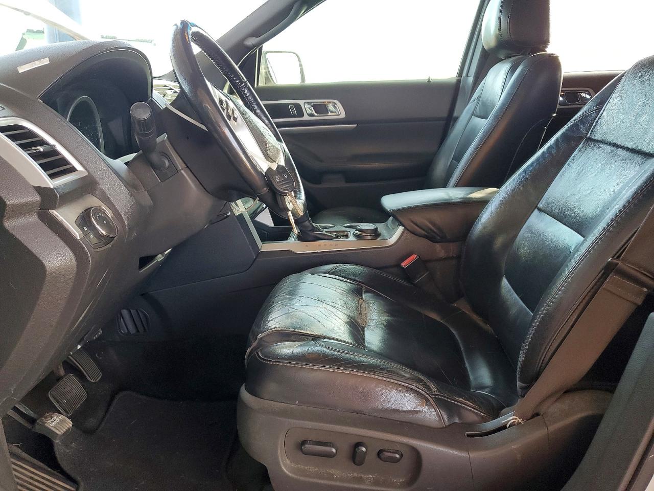2011 FORD EXPLORER XLT photo 7