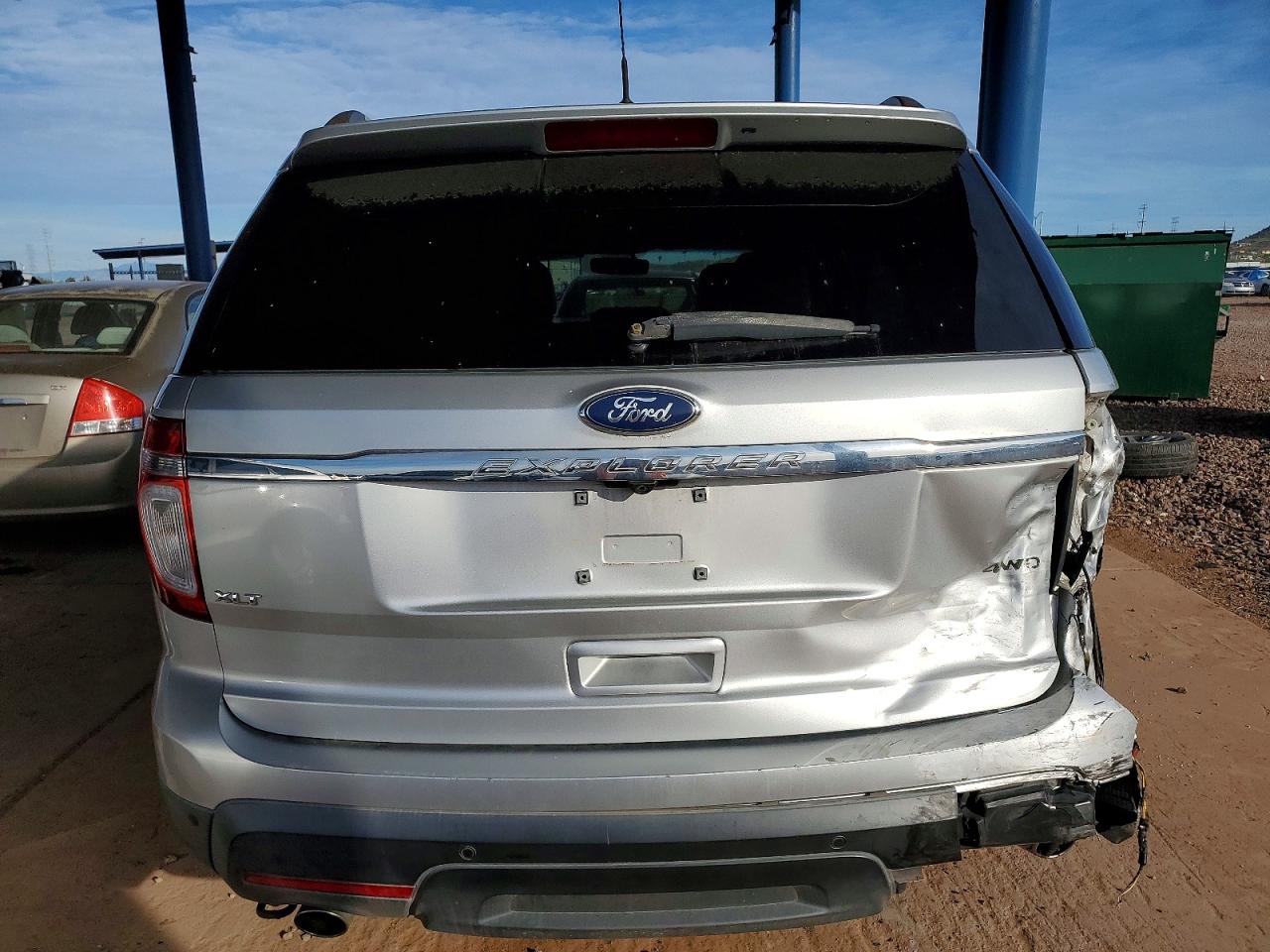 2011 FORD EXPLORER XLT photo 6