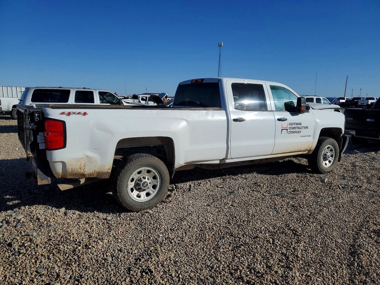 2017 CHEVROLET SILVERADO K2500 HEAVY DUTY photo 3