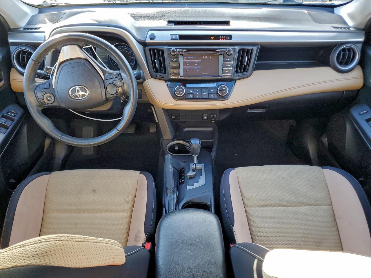 2017 TOYOTA RAV4 XLE photo 8