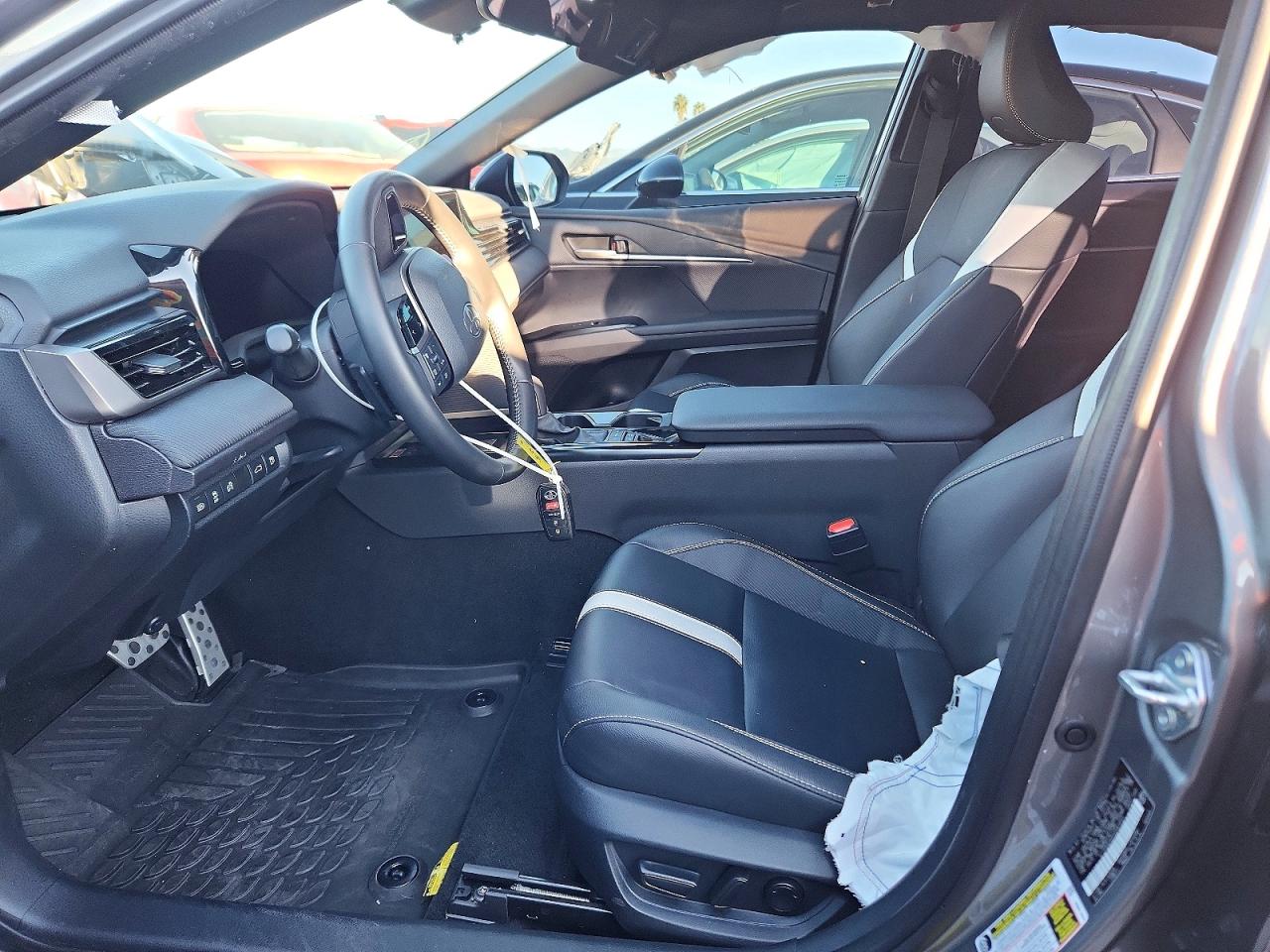 2025 TOYOTA CAMRY XSE photo 7