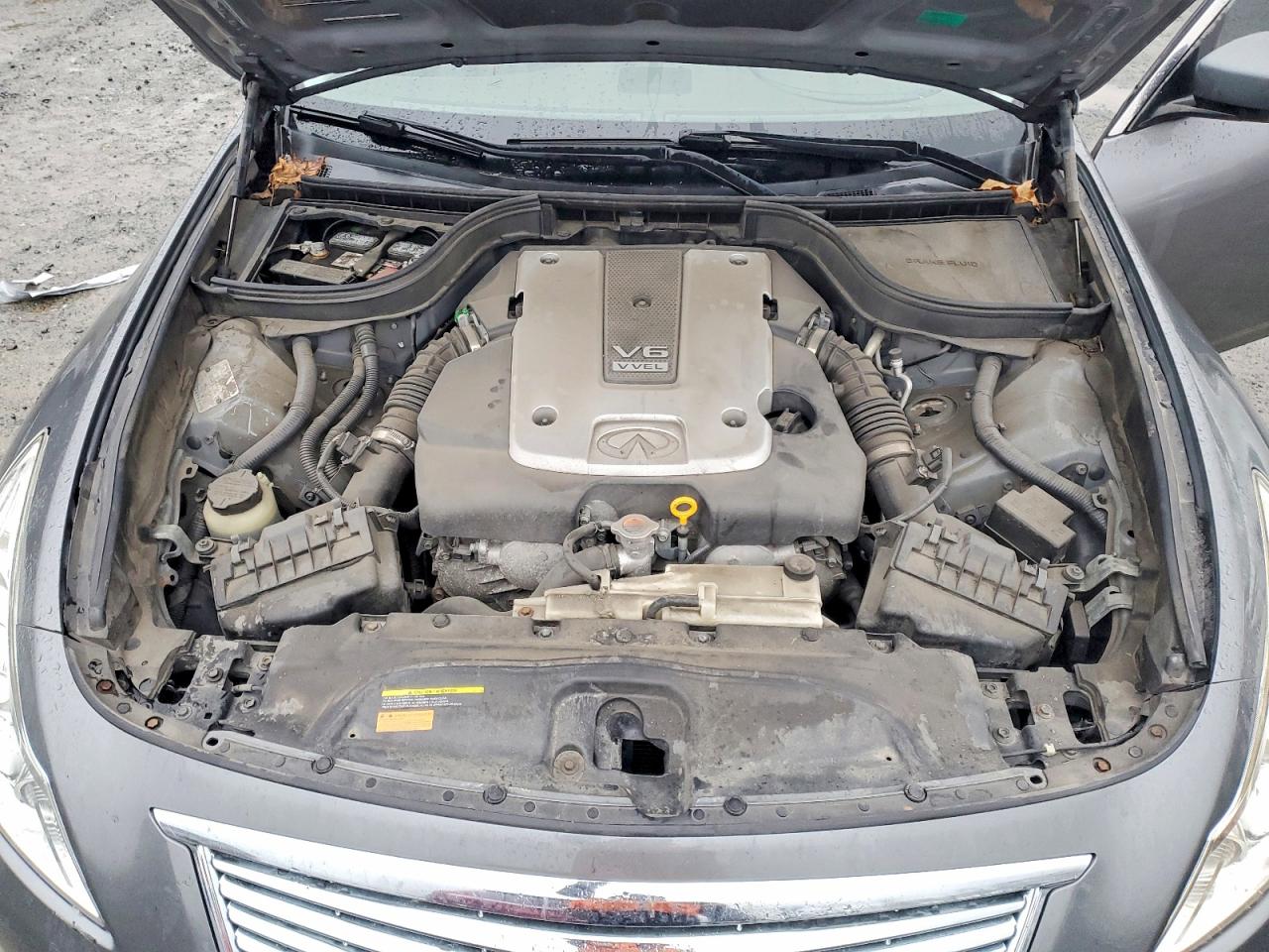 2010 INFINITI G37 photo 21