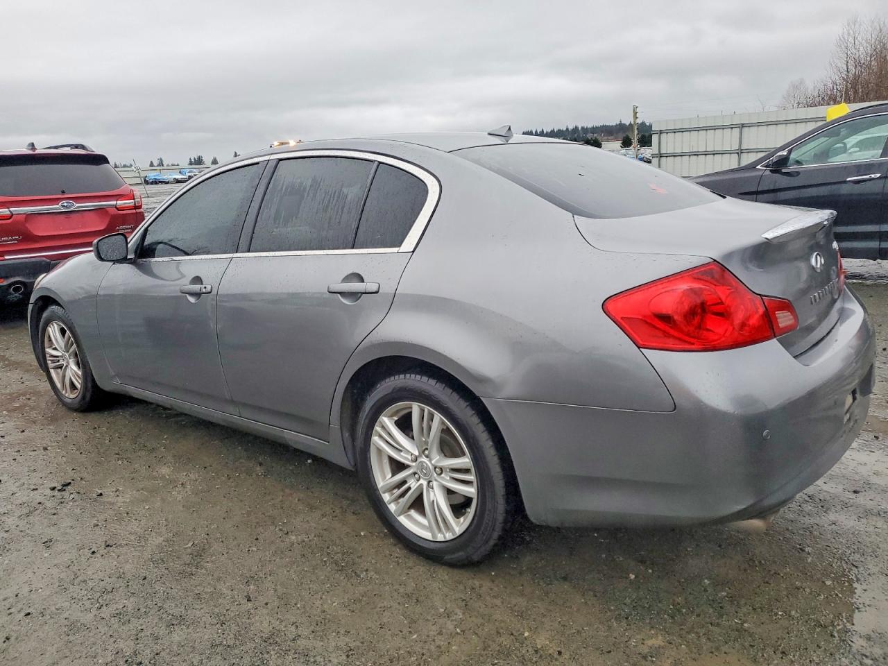 2010 INFINITI G37 photo 3