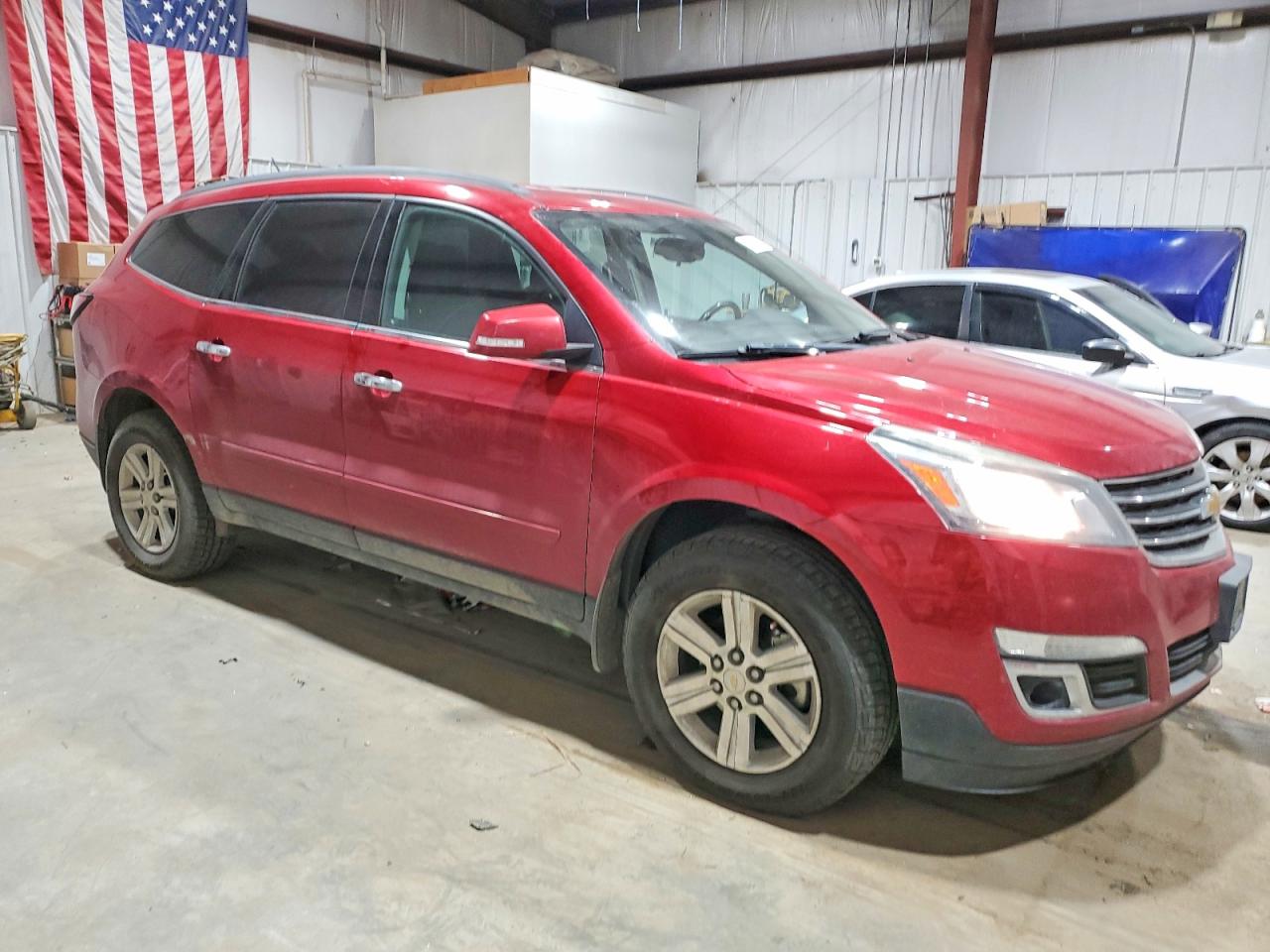 2014 CHEVROLET TRAVERSE LT photo 4