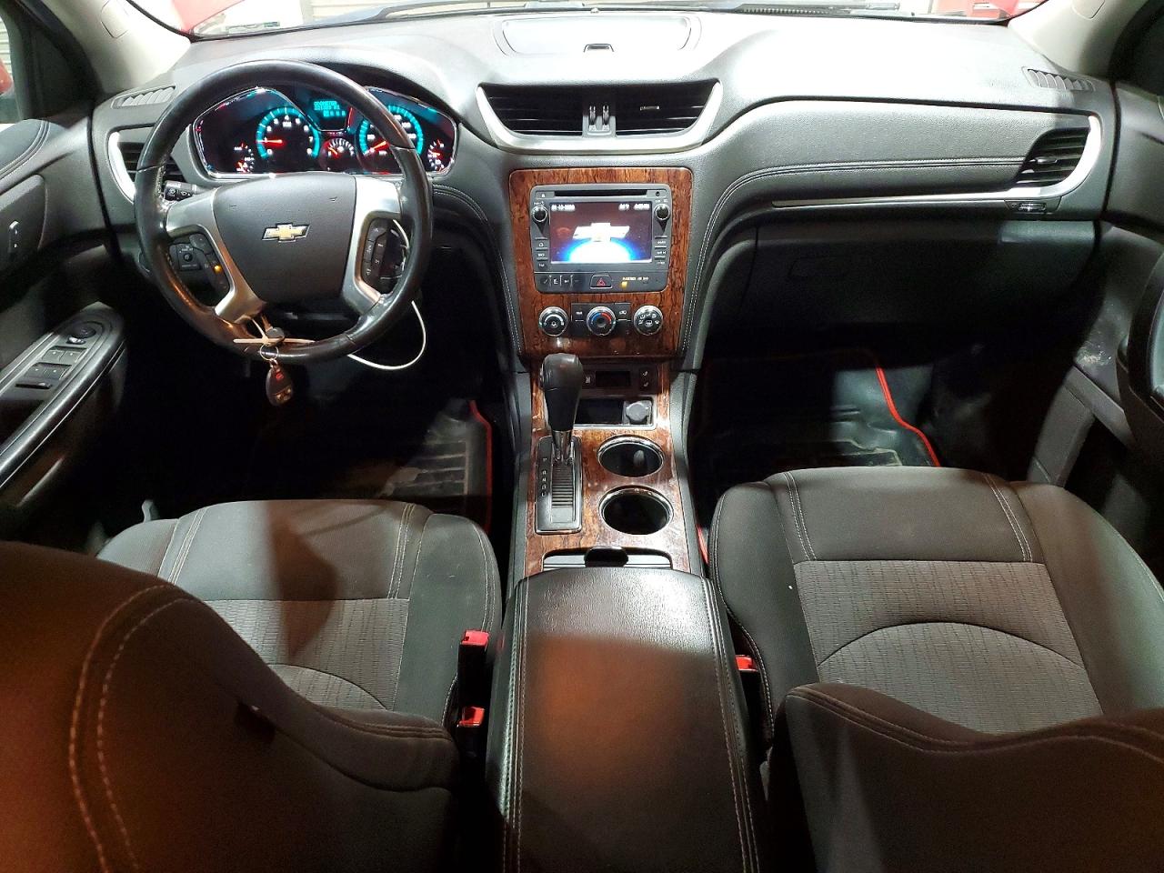 2014 CHEVROLET TRAVERSE LT photo 8
