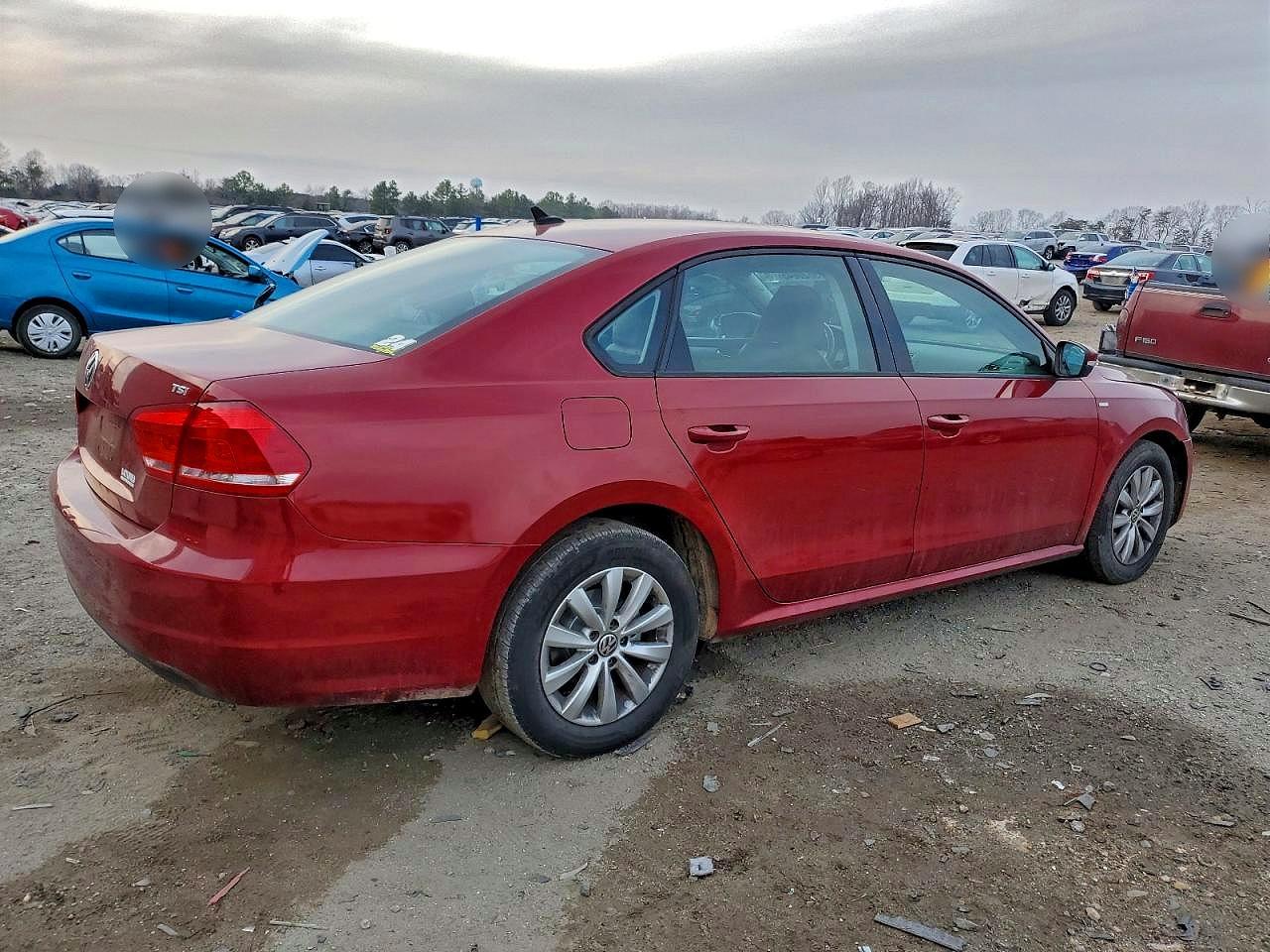 2015 VOLKSWAGEN PASSAT S photo 3
