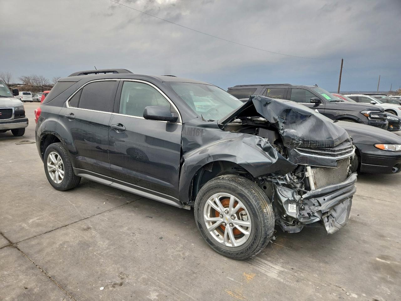 2017 CHEVROLET EQUINOX LT photo 4