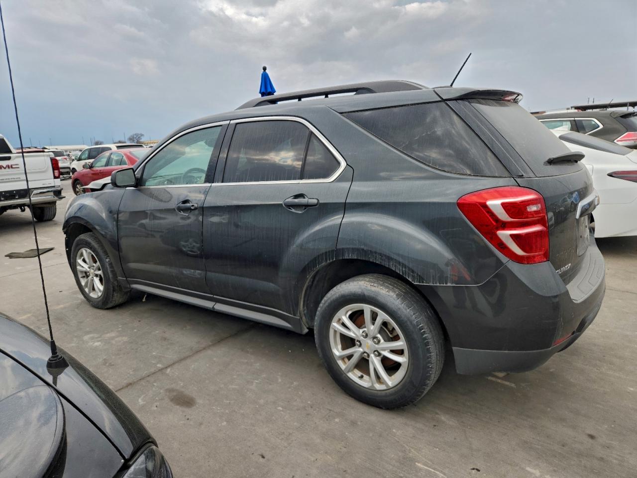 2017 CHEVROLET EQUINOX LT photo 2
