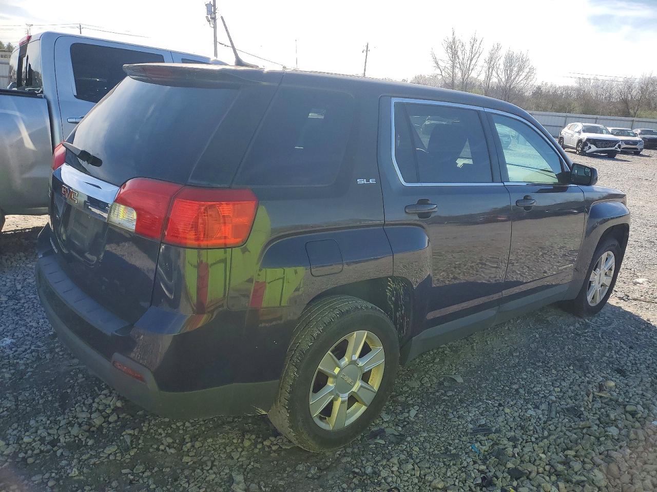 2013 GMC TERRAIN SLE photo 3
