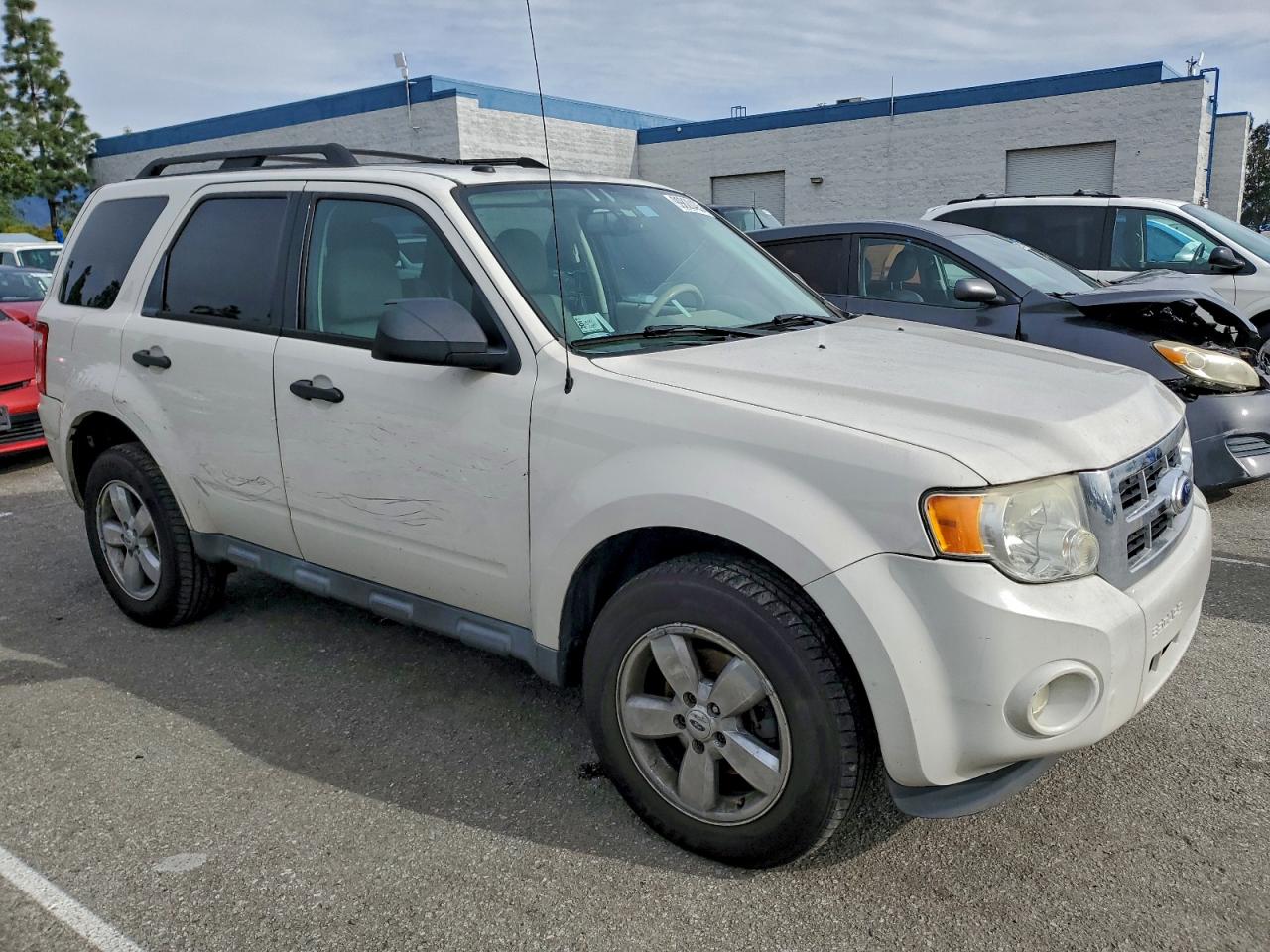 2012 FORD ESCAPE XLT photo 4
