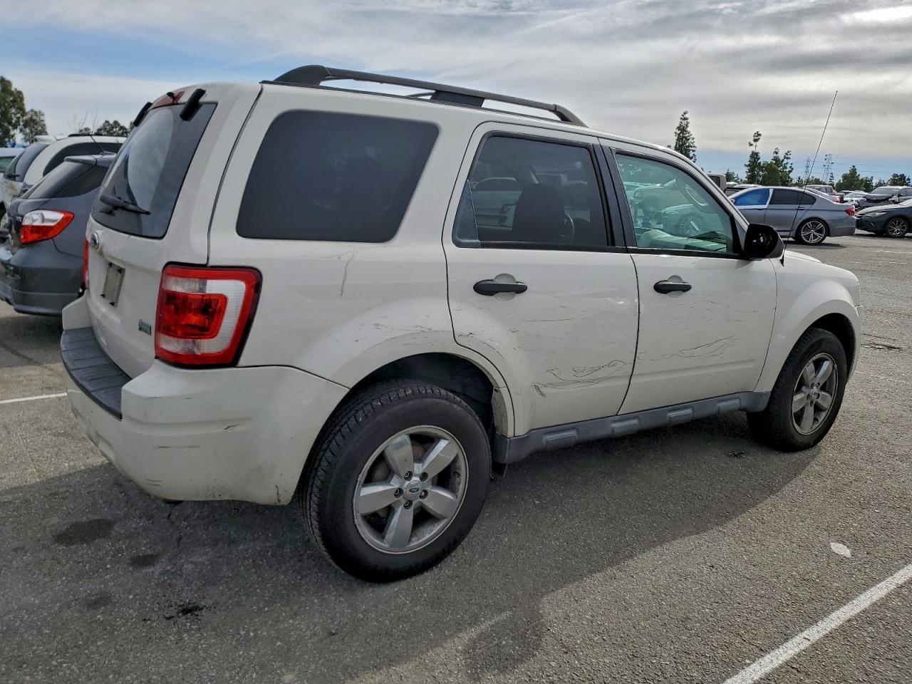 2012 FORD ESCAPE XLT photo 3