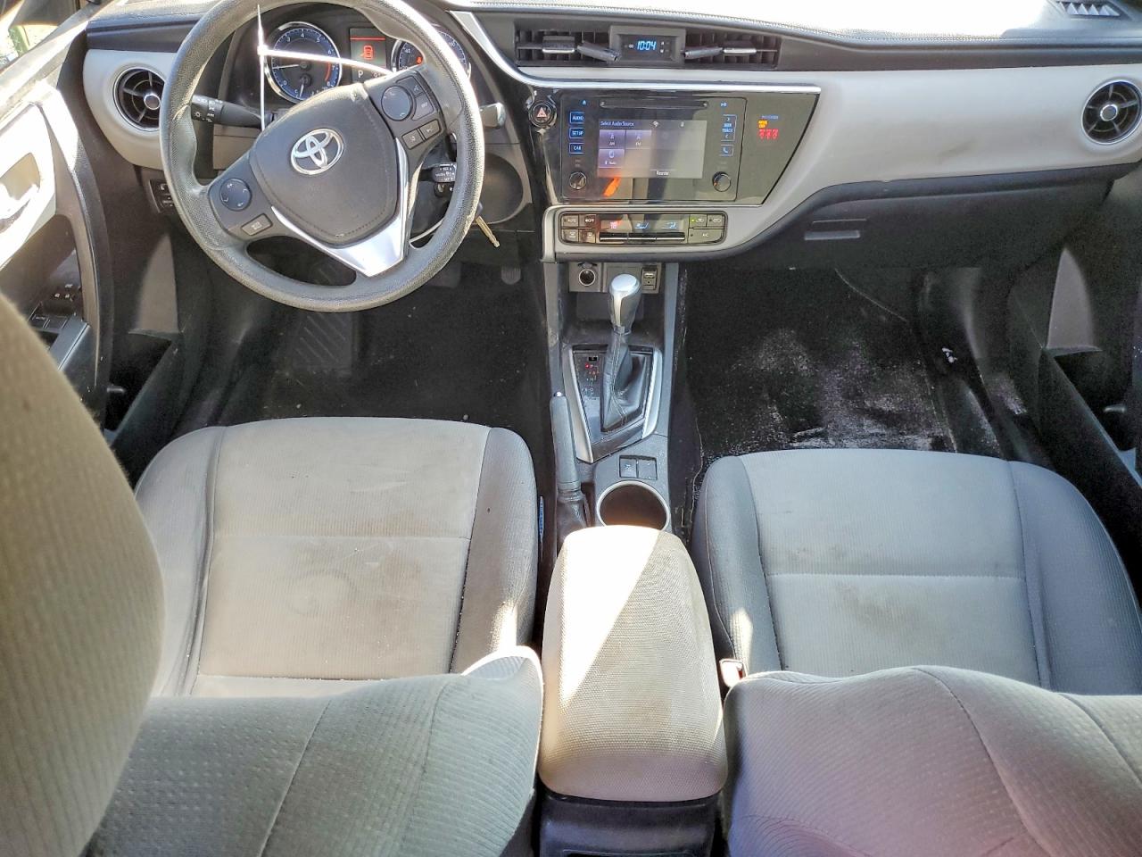 2019 TOYOTA COROLLA L photo 8