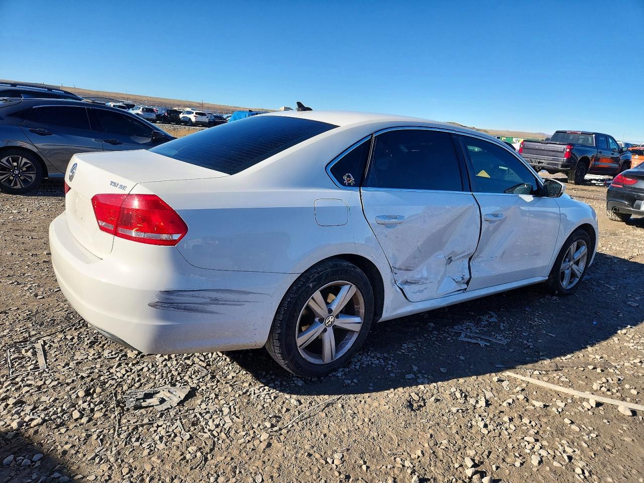 2014 VOLKSWAGEN PASSAT SE photo 3